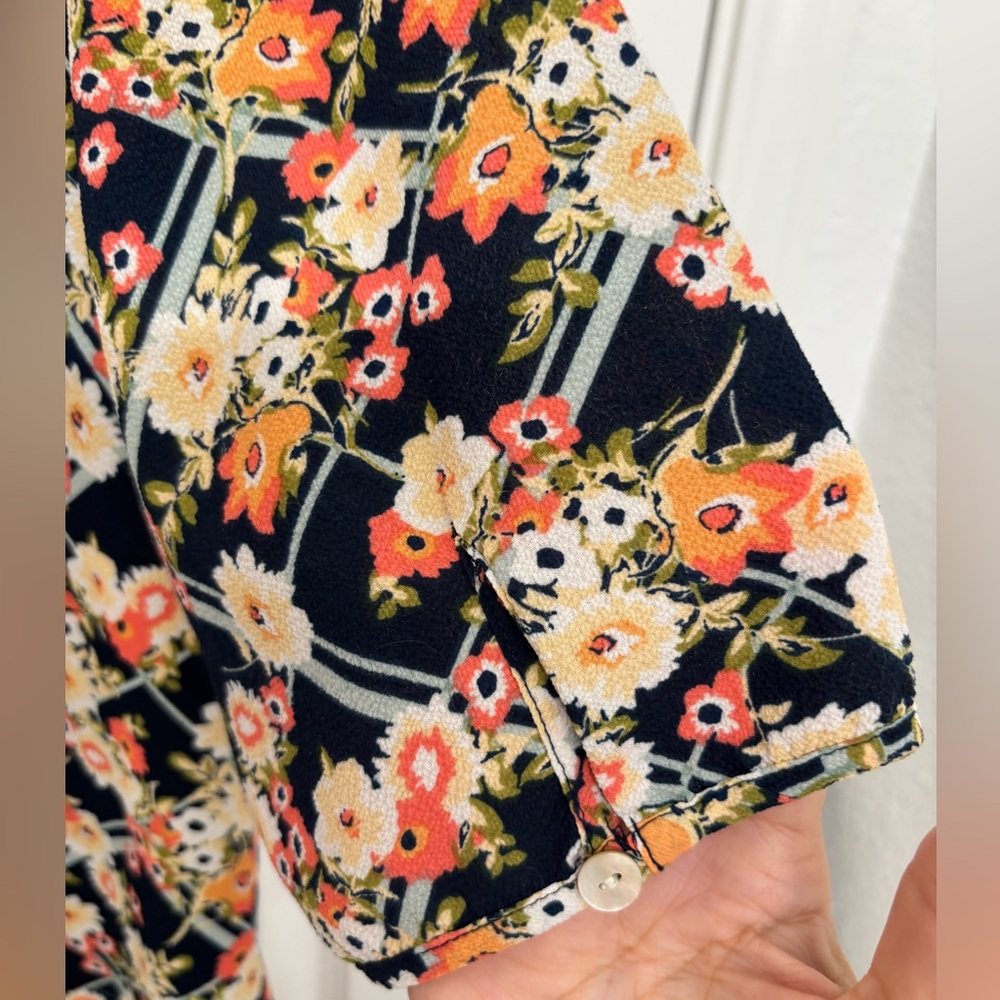 Fig and Flower Floral Tunic Blouse - Navy and Orange Size 2X - Picture 4 of 4
